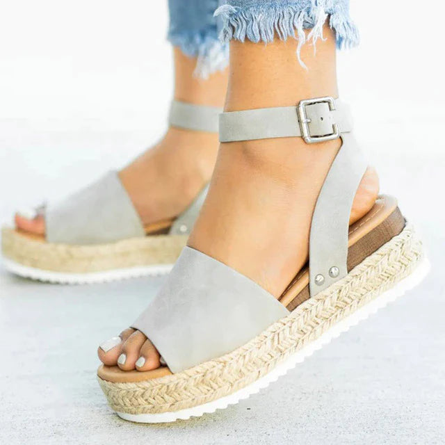 Carla | Sandalias con suela plana de plataforma